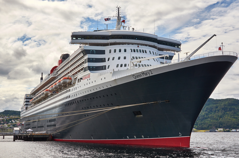 queen mary 2: fastest cruise ship