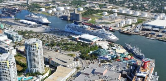 port tampa bay with ships in port