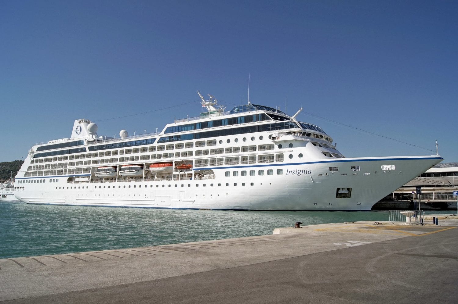 Image of cruise ship from Oceania, Insignia