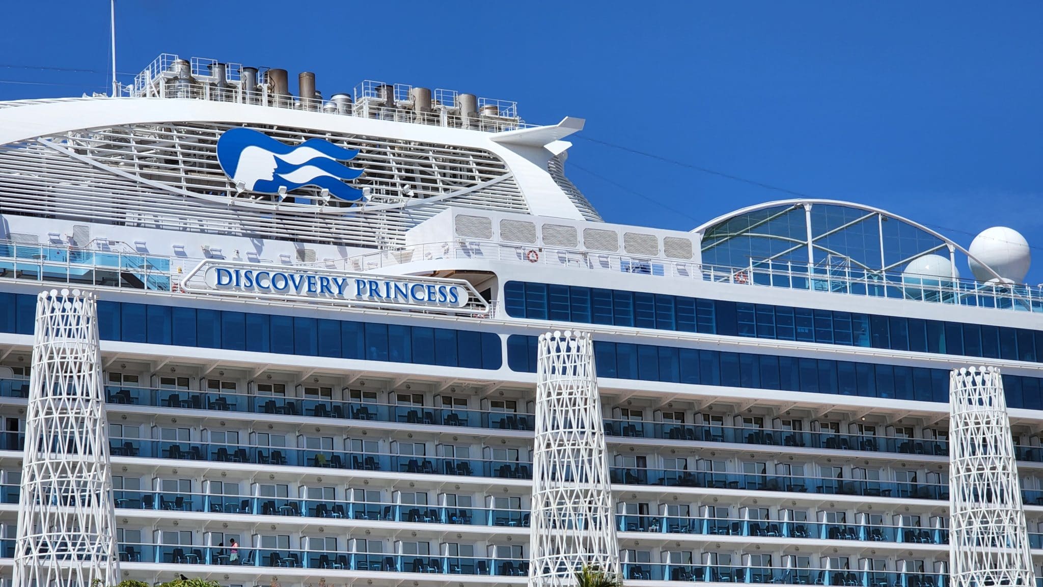 How I Utilized My Cruise Ship Account in Port at Places to eat and Retailers