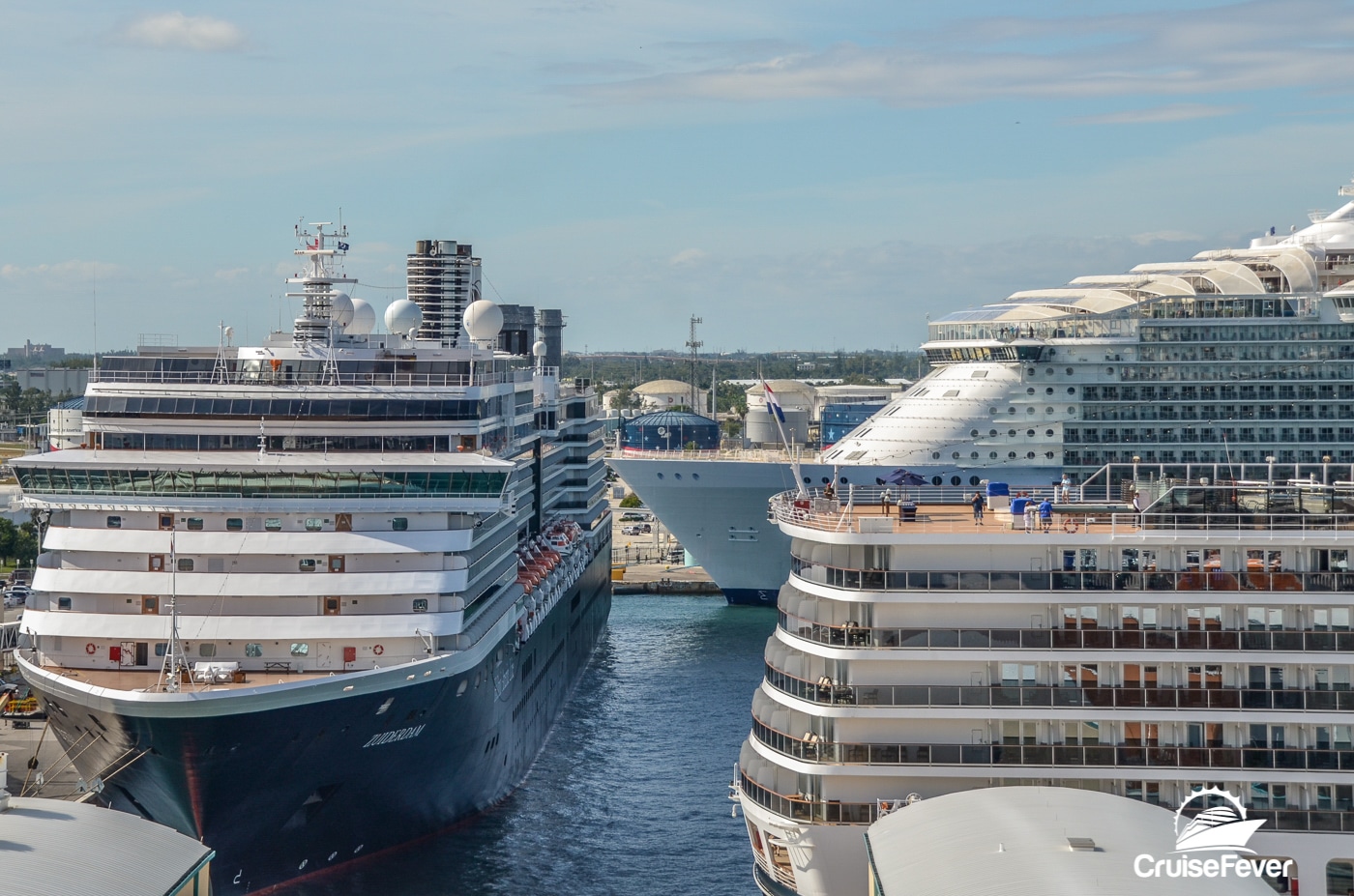 cruise ships in port everglades on embarkation day