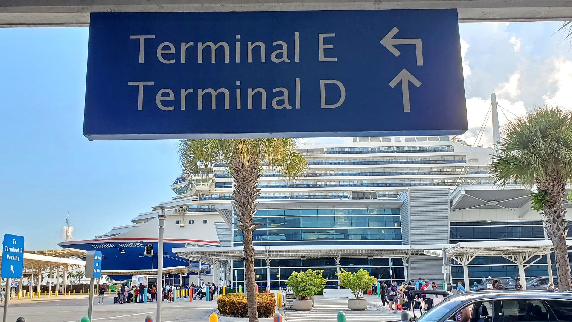 Terminal E and D on a sign in PortMiami in the parking garage