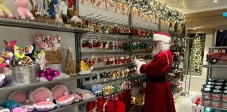 Royal Caribbean’s First Holiday Marketplace Pop-up Is Open on Oasis of the Seas