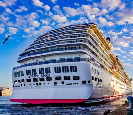 mobile alabama carnival spirit cruise ship in port