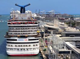 Carnival cruise ship Horizon in Miami on embarkation day