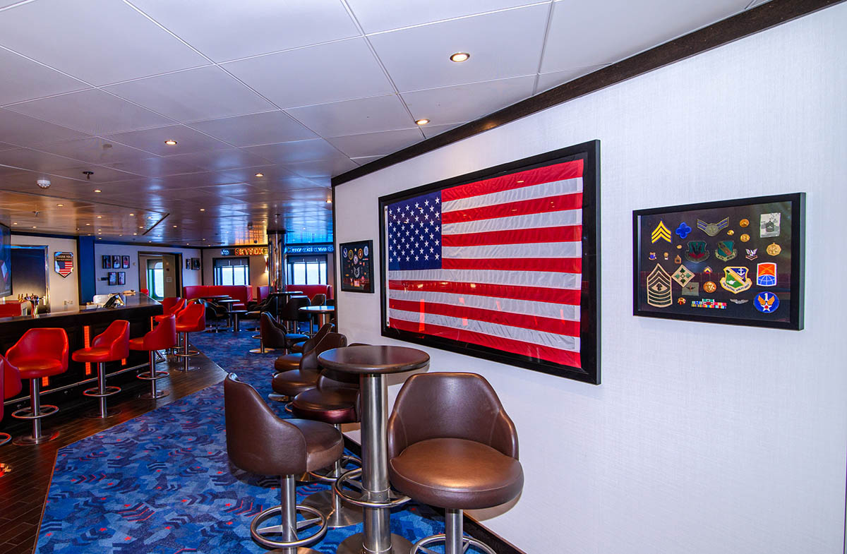 Heroes Tribute Bar & Lounge