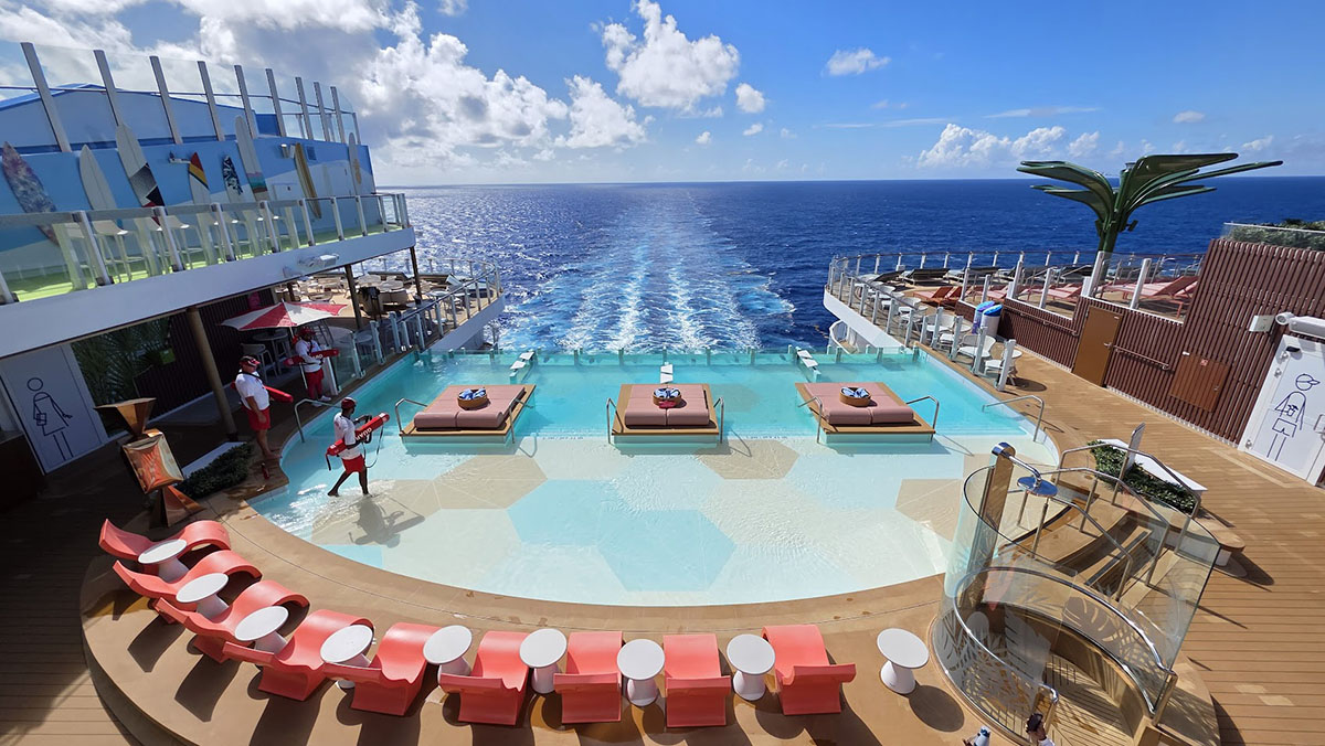 infinity pool star of the seas