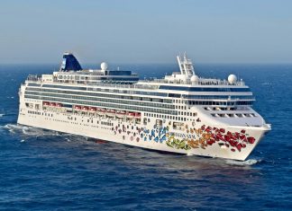 Norwegian Gem cruise ship