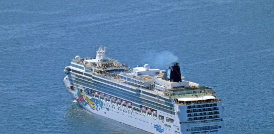 Norwegian Jewel Completes First Season in Philadelphia; New Ships Coming Norwegian Jewel open ocean