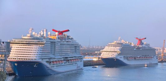 Carnival cruise ships in Galveston, Texas - Cruise Fever (1)