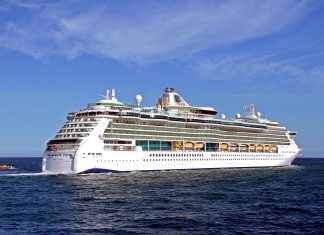 Jewel of the Seas out to Sea