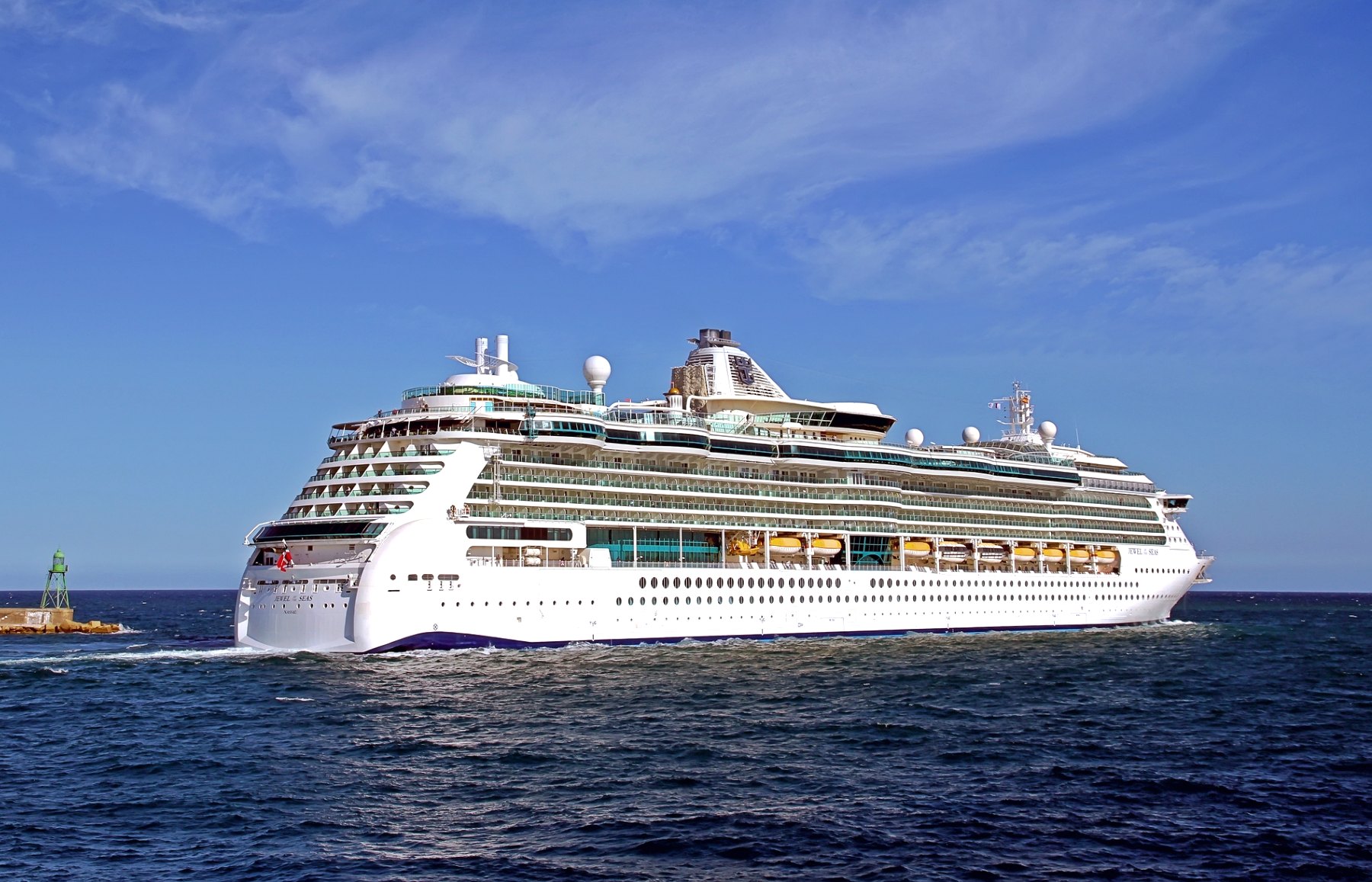 Jewel of the Seas out to Sea