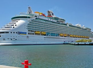 Navigator of the Seas Royal Caribbean cruise ship