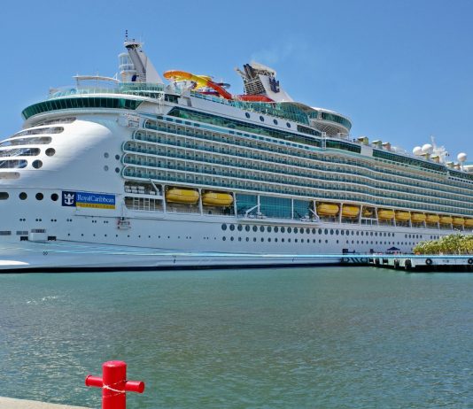 Navigator of the Seas Royal Caribbean cruise ship