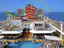 Norwegian Getaway pool deck