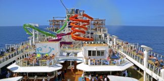 Norwegian Getaway pool deck