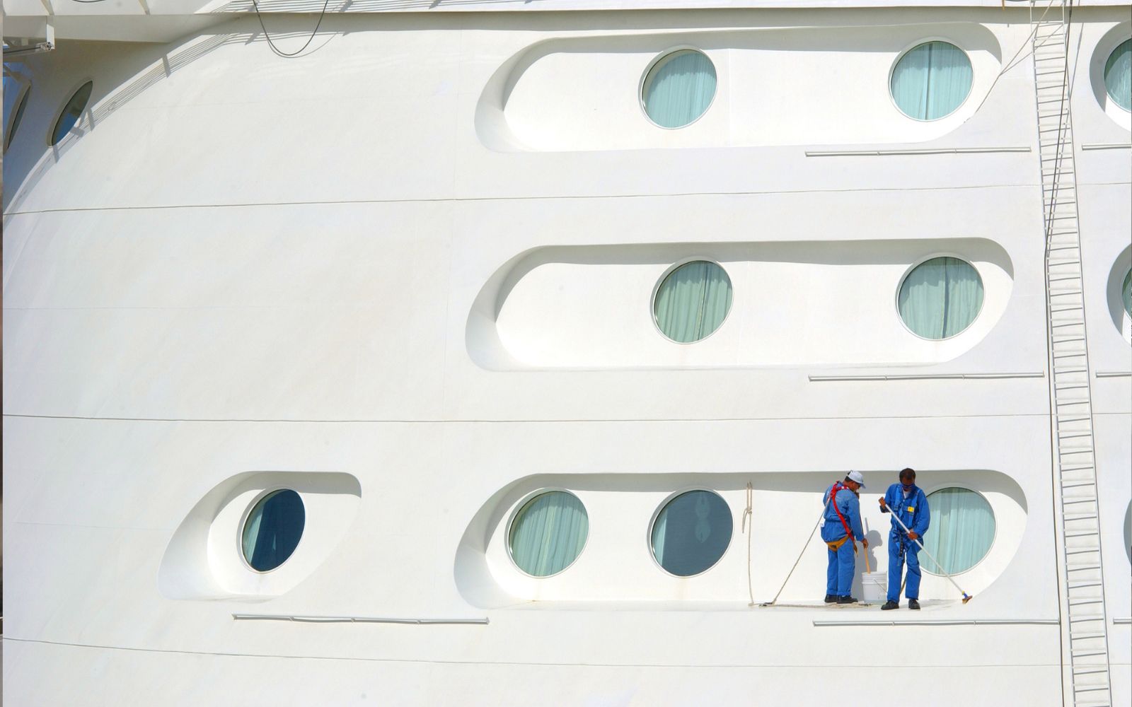 cruise ship crew cleaning ship