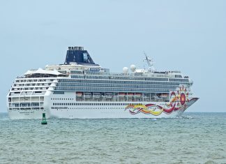 Norwegian Sun Hit by Propulsion Issues: 3 Ports Canceled, Compensation Offered Norwegian Sun cruise ship at sea