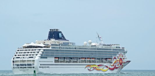 Norwegian Sun Hit by Propulsion Issues: 3 Ports Canceled, Compensation Offered Norwegian Sun cruise ship at sea