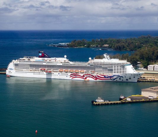 Two NCL Ships Are Docked in Hawaii Today: How Norwegian Owns the Hawaii Cruise Market Pride of America cruise ship in Hawaii