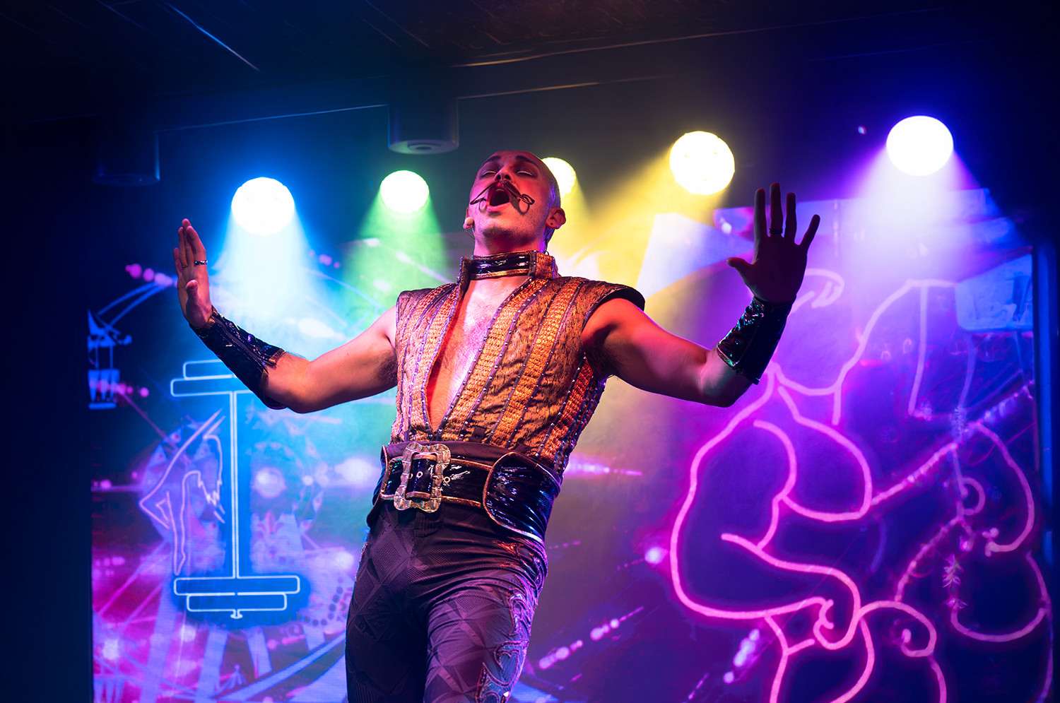  LunaTique: Pop Circus