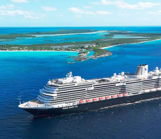 half moon Cay